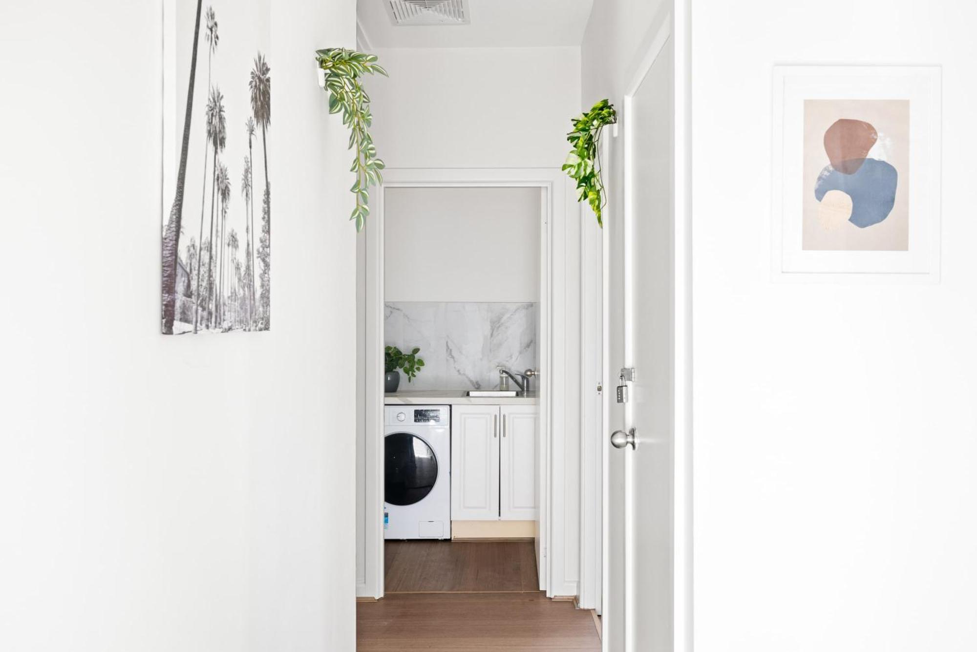 Elegant Queen - Nearby Airport - Shared Bathroom * Sydney